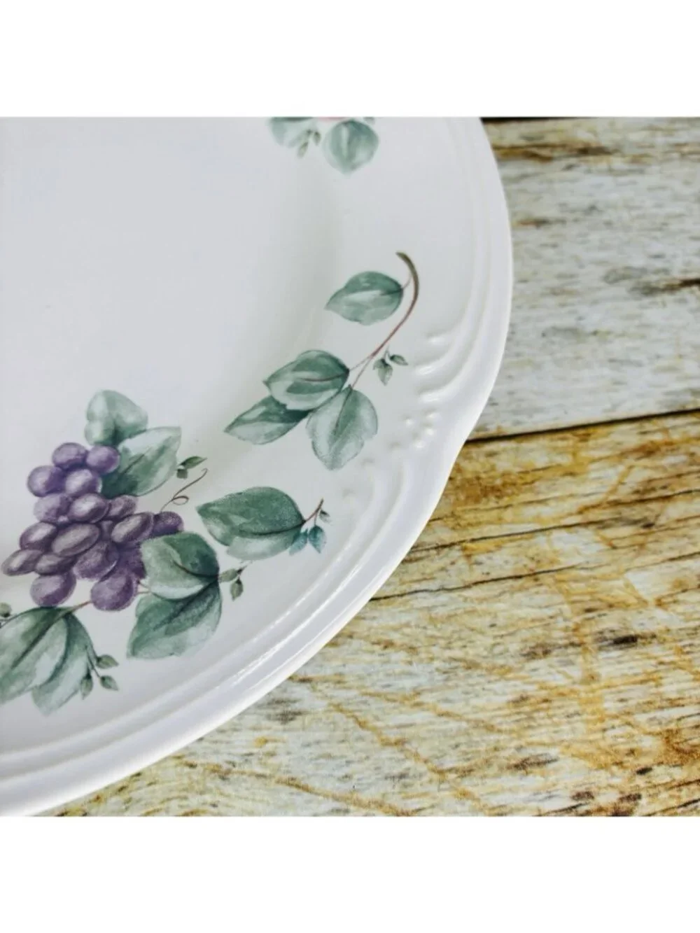 Pfaltzgraff GRAPEVINE Purple Pink Floral Stoneware Embossed Dinner Plates Set 4